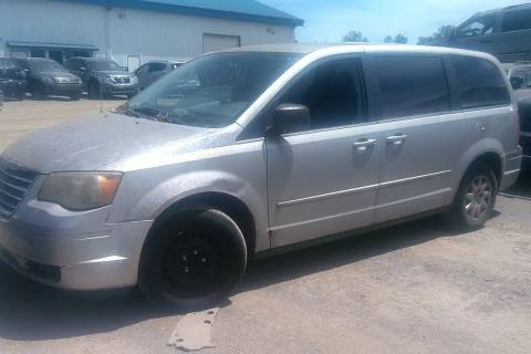 Photo of 2010 Chrysler Town & Country