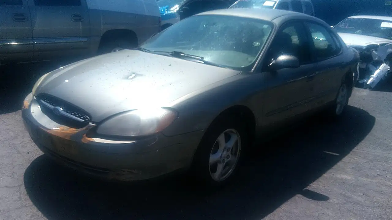 Photo of 2003 Ford Taurus