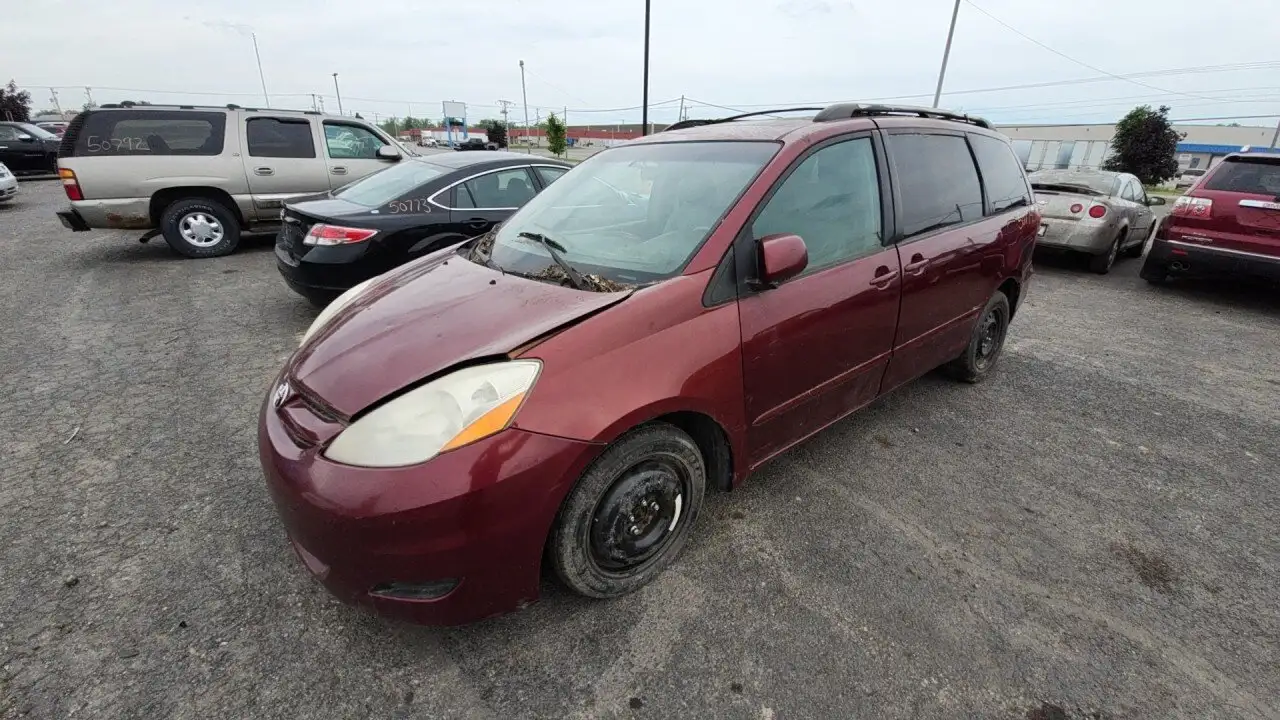 Photo of 2008 Toyota Sienna
