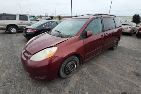 Photo of 2008 Toyota Sienna