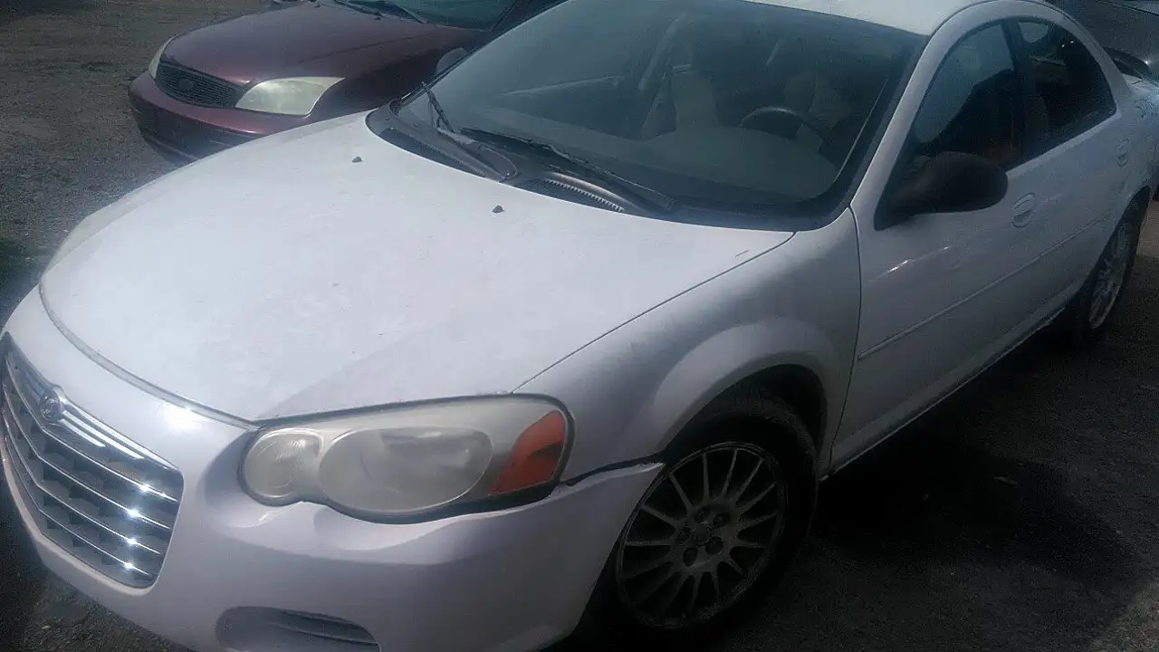 Photo of 2005 Chrysler Sebring