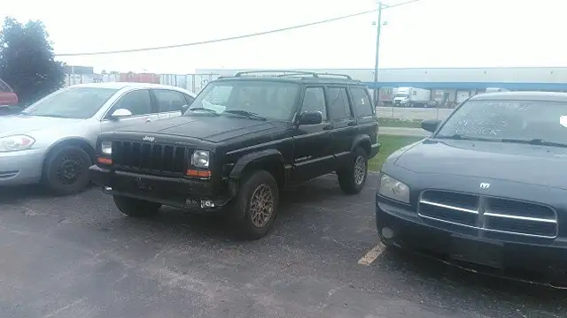 Photo of 1998 Jeep Cherokee
