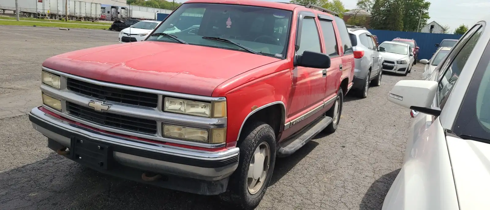 Photo of 1999 Chevrolet Tahoe