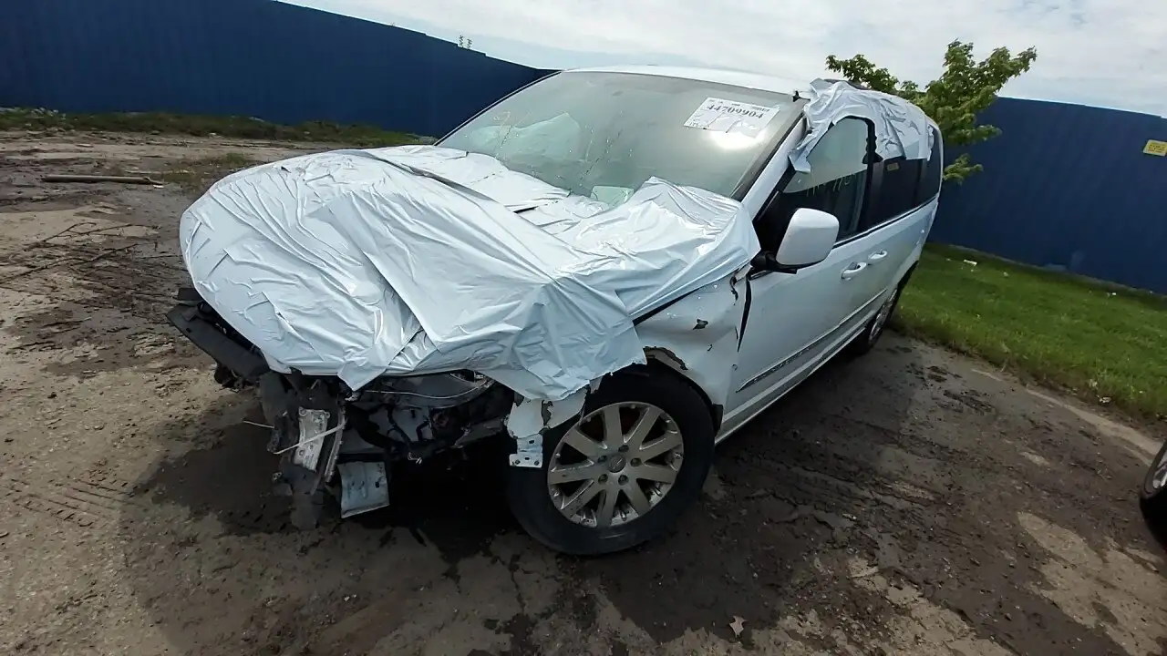 Photo of 2014 Chrysler Town & Country