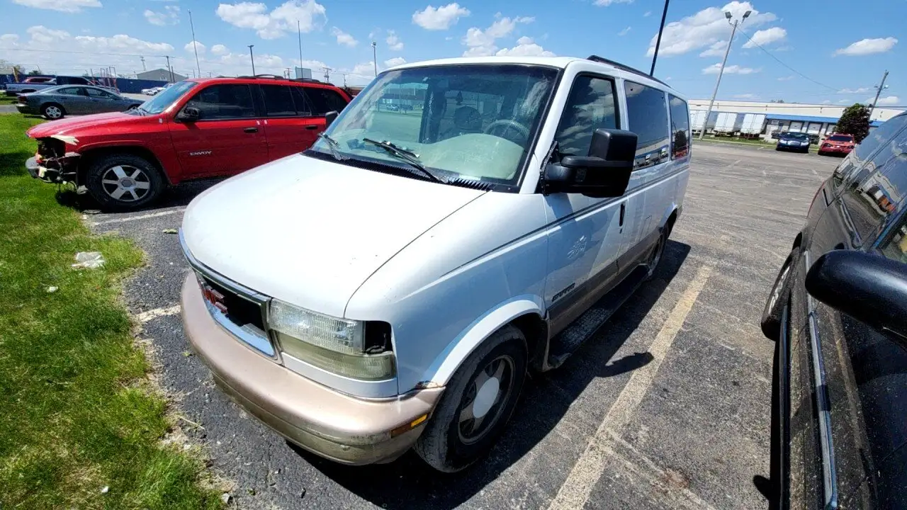 Photo of 2002 Gmc Safari
