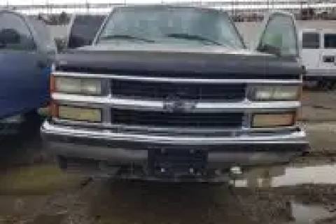 Photo of 1999 Chevrolet Suburban