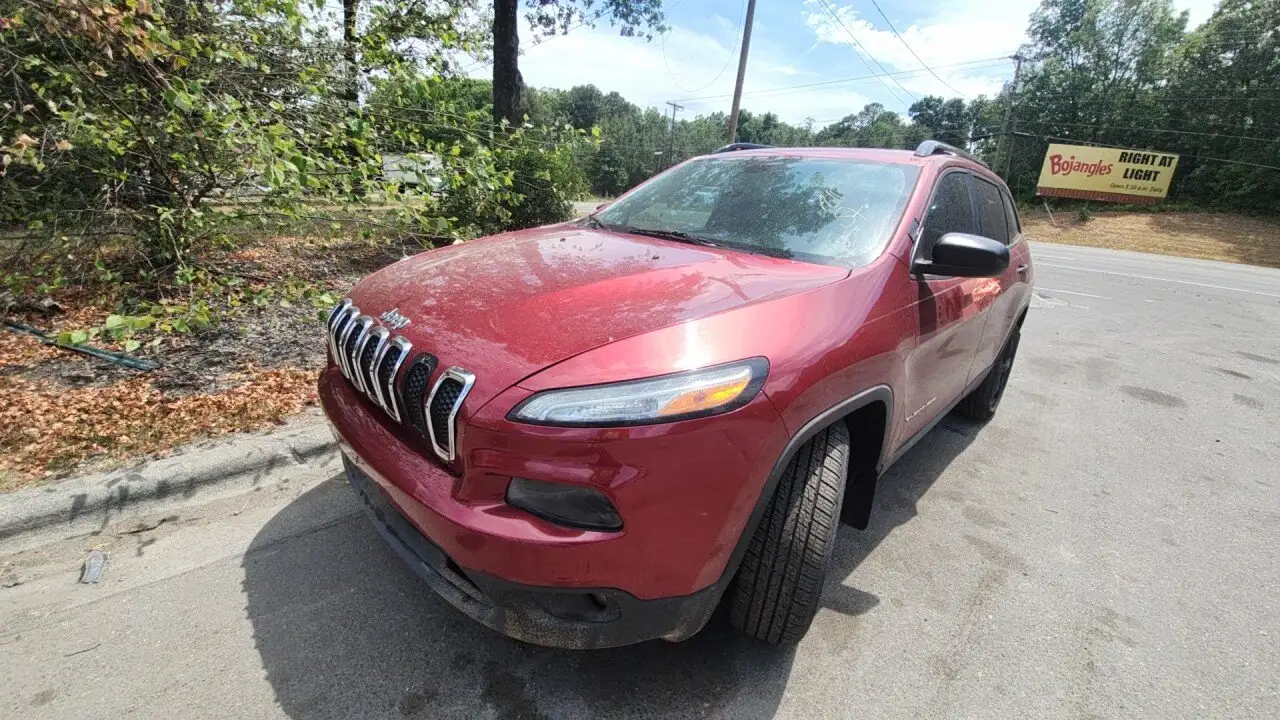 Photo of 2015 Jeep Cherokee