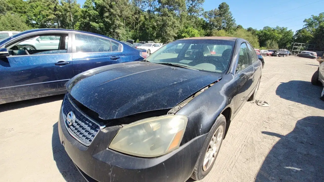 Photo of 2005 Nissan Altima