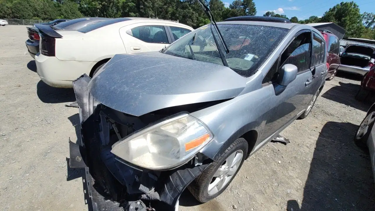 Photo of 2010 Nissan Versa
