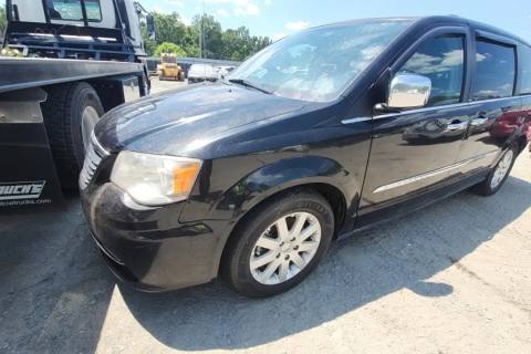 Photo of 2014 Chrysler Town & Country