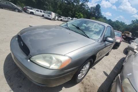 Photo of 2004 Ford Taurus