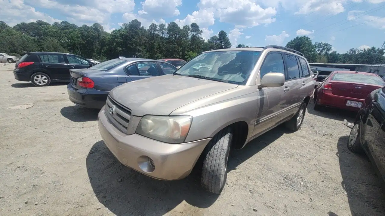Photo of 2004 Toyota Highlander