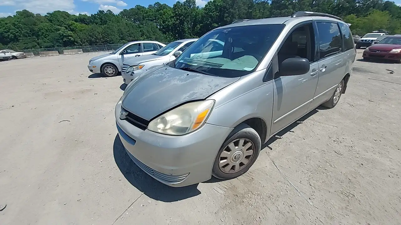Photo of 2004 Toyota Sienna