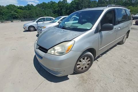 Photo of 2004 Toyota Sienna