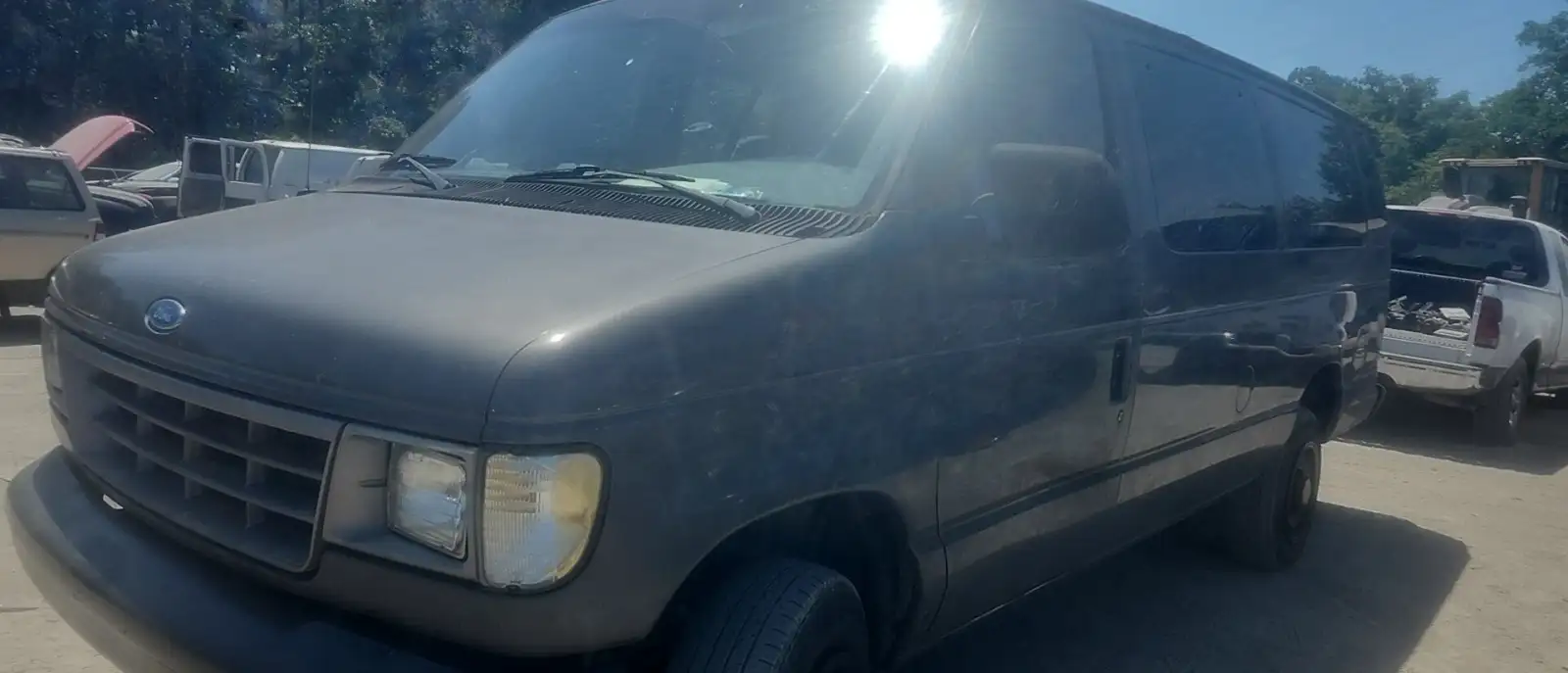 Photo of 1993 Ford E-350 Econoline Club Wagon