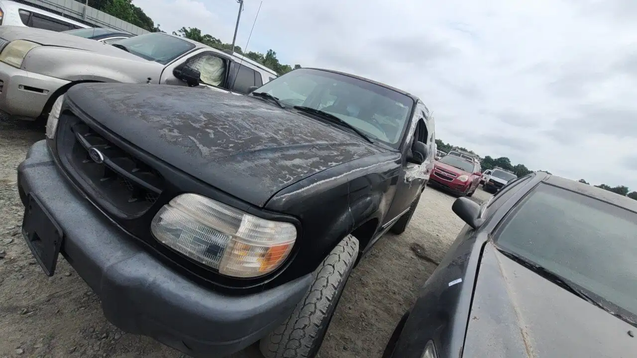 Photo of 2001 Ford Explorer