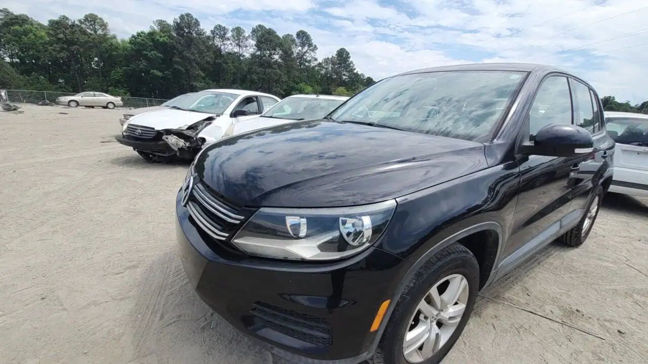Photo of 2012 Volkswagen Tiguan