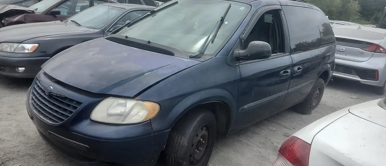Photo of 2003 Chrysler Voyager