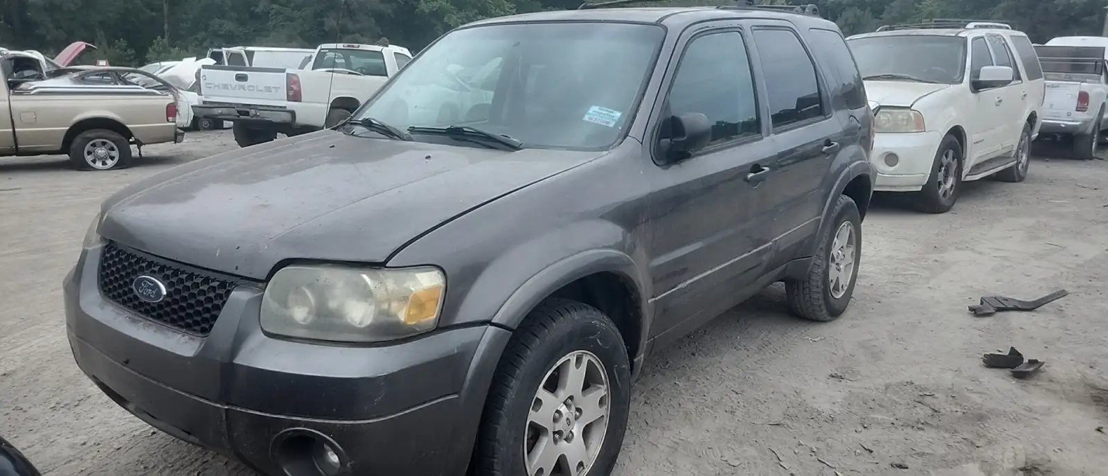 Photo of 2005 Ford Escape