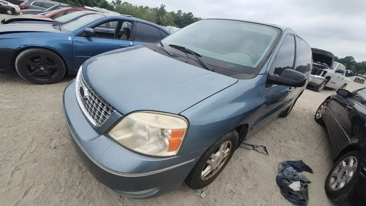 Photo of 2004 Ford Freestar