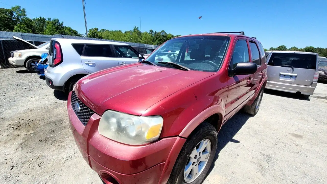 Photo of 2005 Ford Escape
