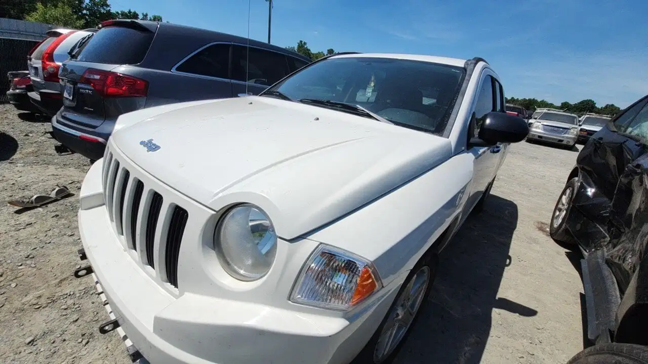 Photo of 2010 Jeep Compass