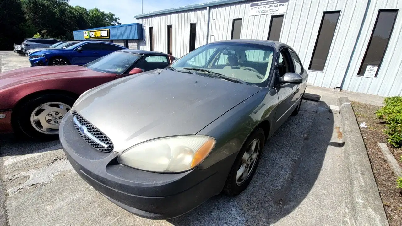 Photo of 2003 Ford Taurus