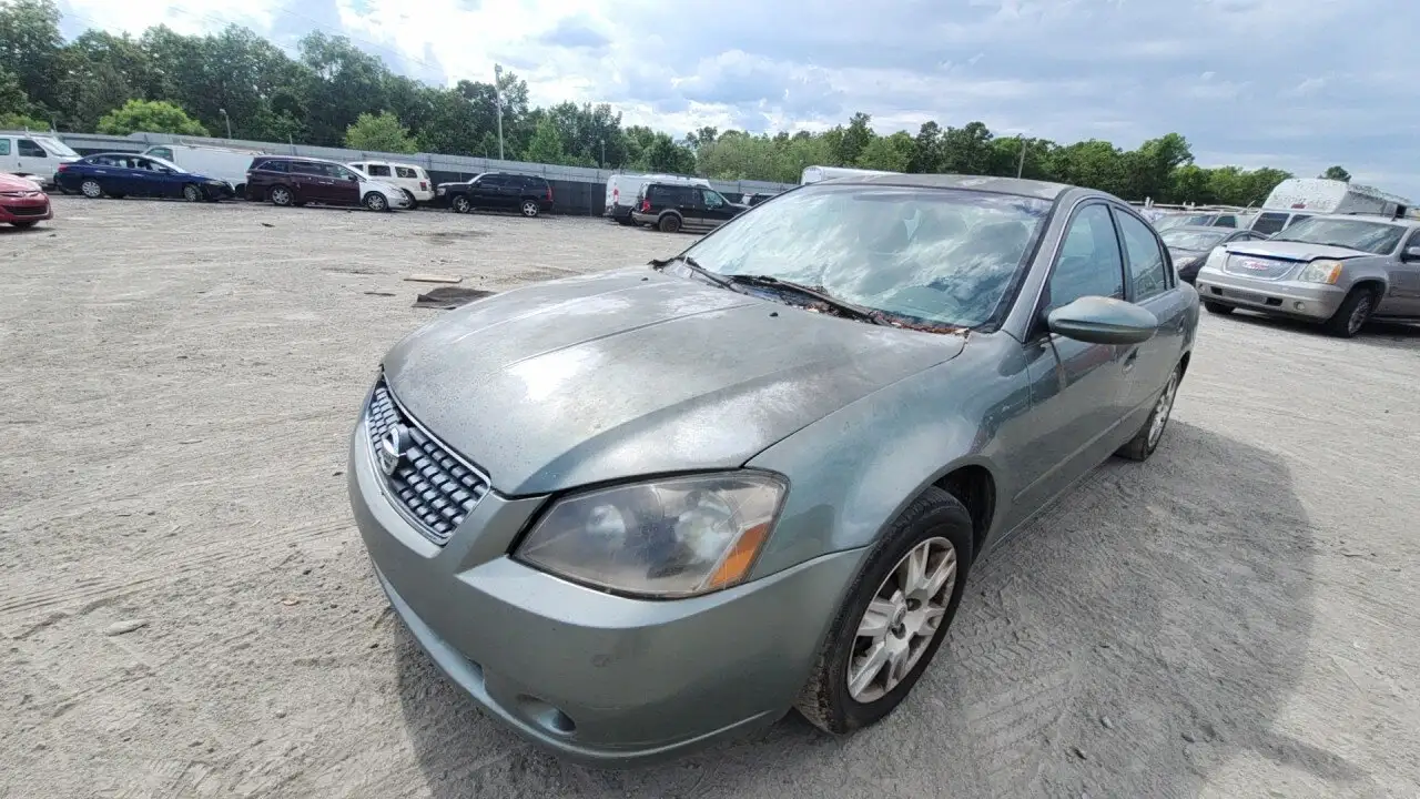 Photo of 2005 Nissan Altima