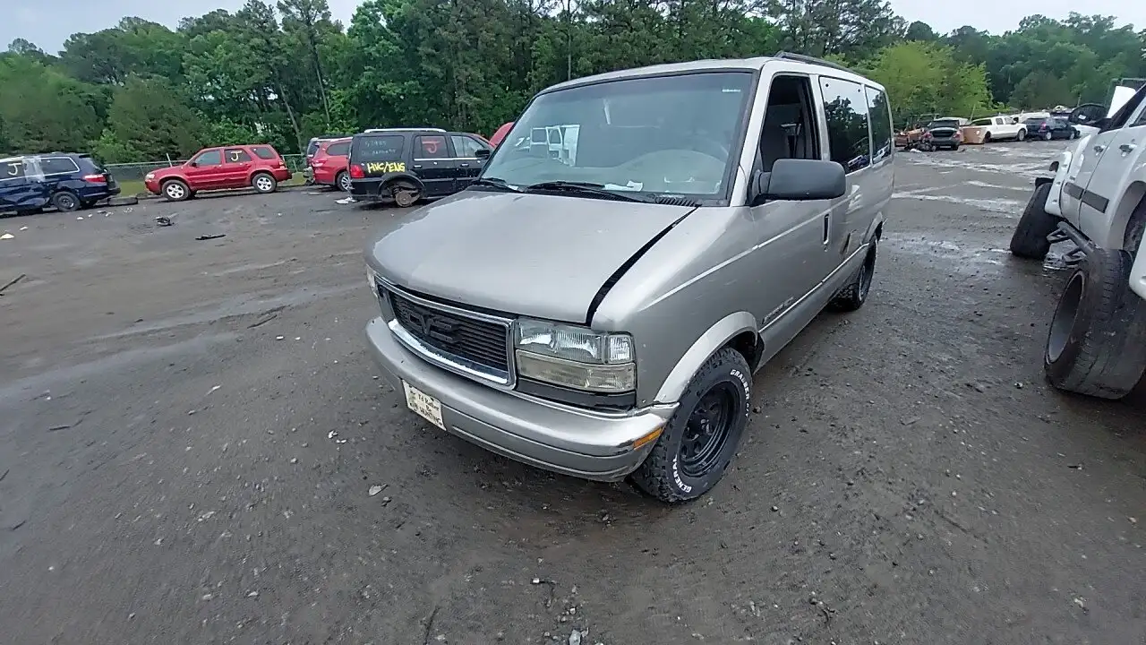 Photo of 2002 Gmc Safari