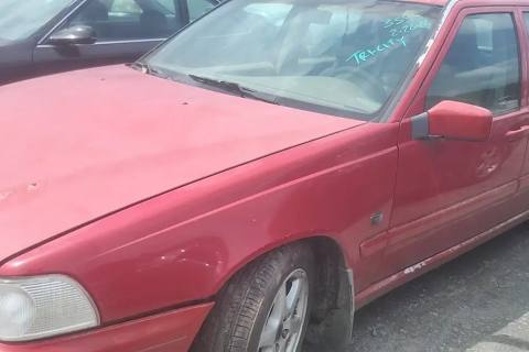 Photo of 1998 Volvo S70
