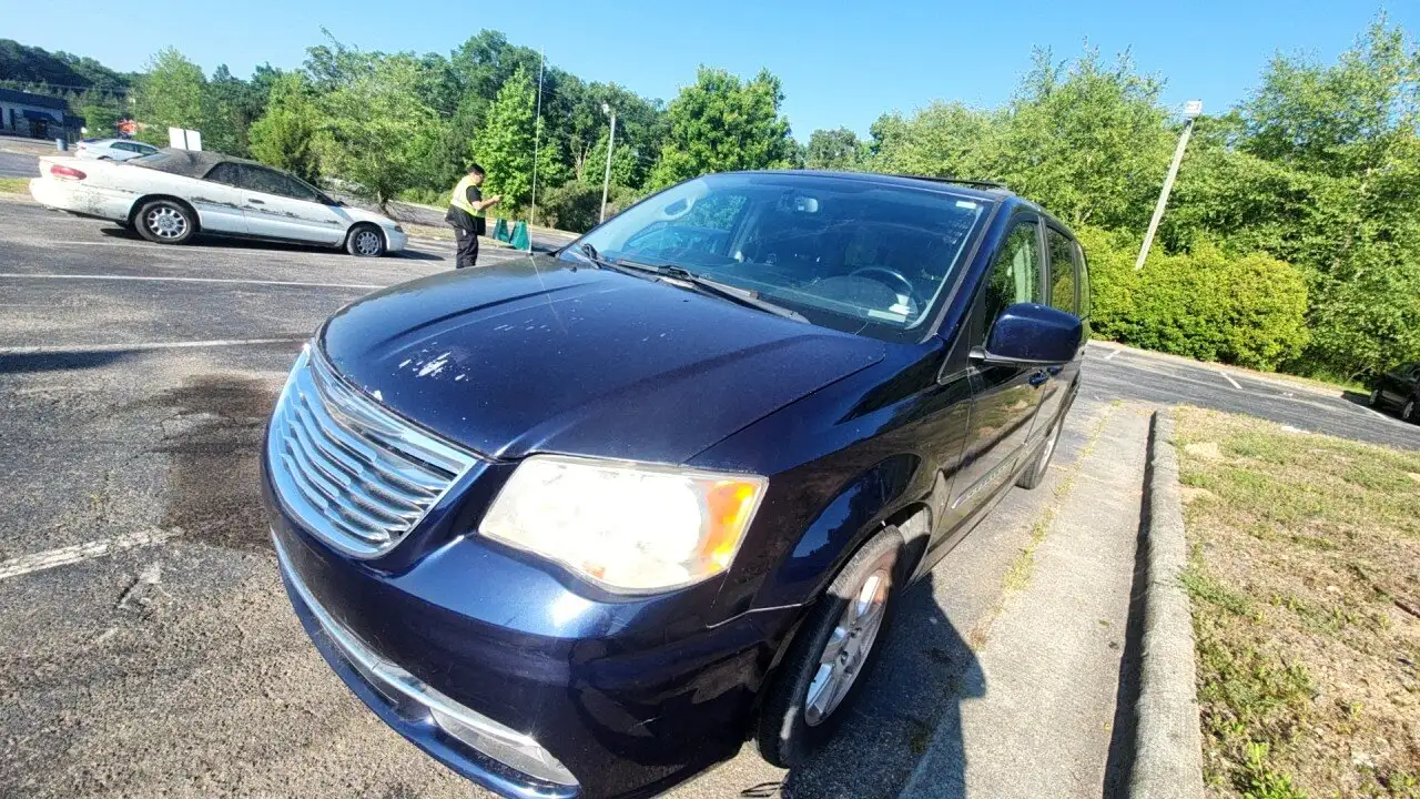 Photo of 2012 Chrysler Town & Country