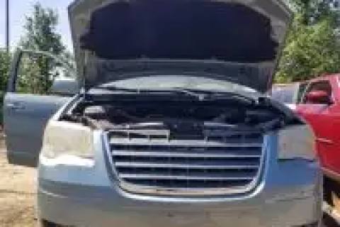 Photo of 2010 Chrysler Town & Country