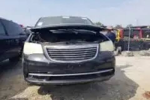 Photo of 2012 Chrysler Town & Country