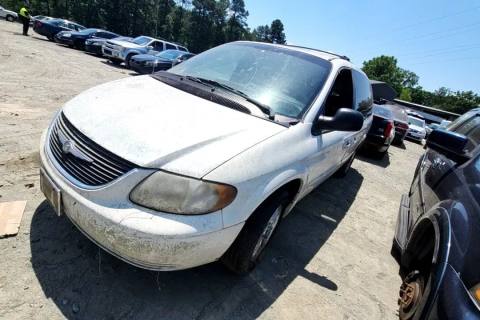 Photo of 2003 Chrysler Town & Country