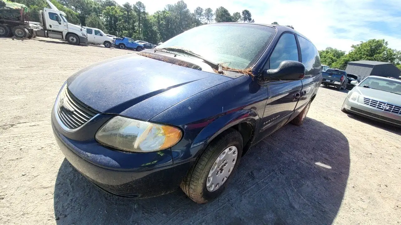 Photo of 2001 Chrysler Town & Country