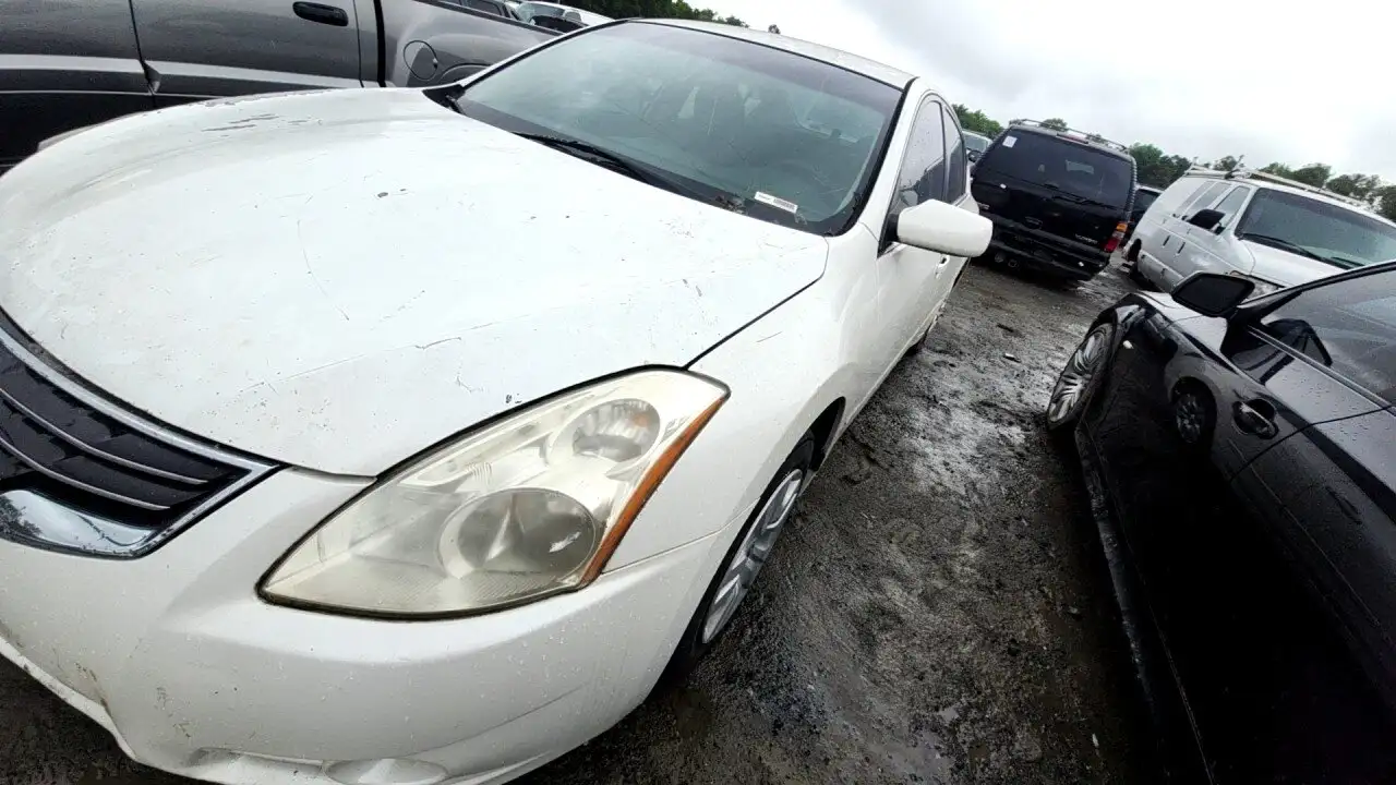 Photo of 2010 Nissan Altima