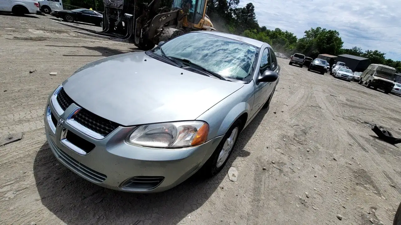 Photo of 2006 Dodge Stratus