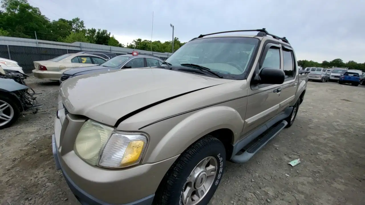 Photo of 2004 Ford Explorer Sport Trac