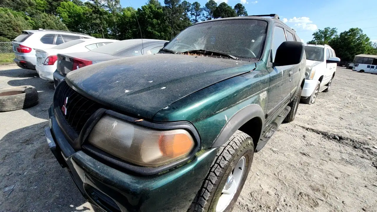 Photo of 2000 Mitsubishi Montero Sport