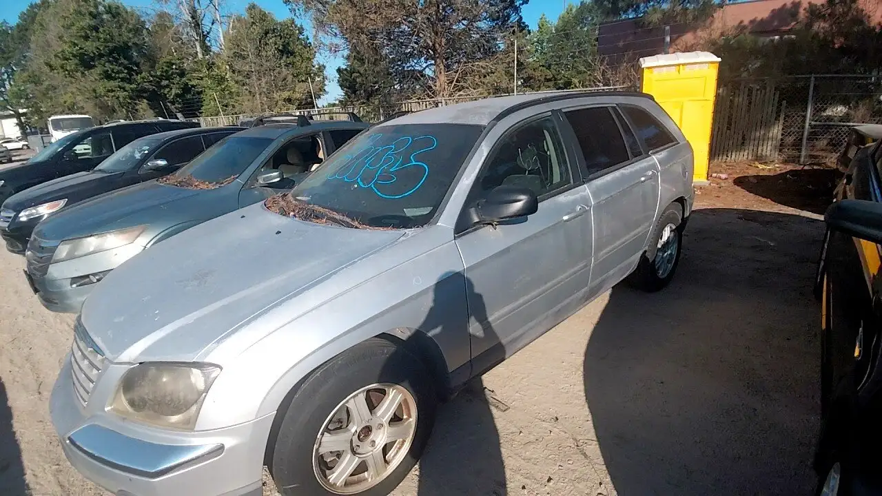 Photo of 2005 Chrysler Pacifica