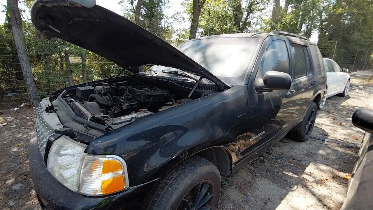 Photo of 2004 Ford Explorer