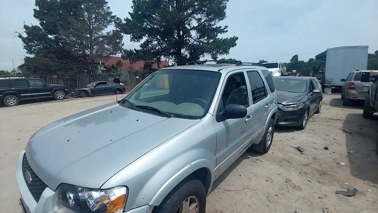 Photo of 2005 Ford Escape