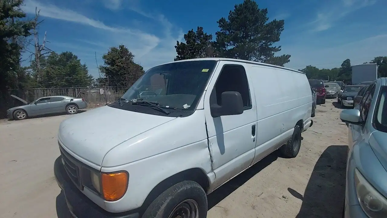 Photo of 2005 Ford E-250