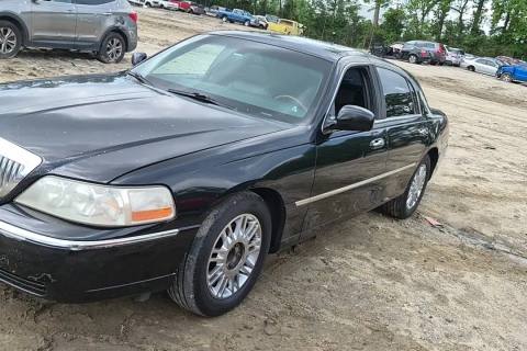 Photo of 2008 Lincoln Town Car