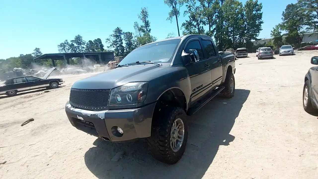 Photo of 2005 Nissan Titan