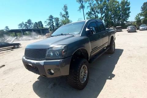 Photo of 2005 Nissan Titan