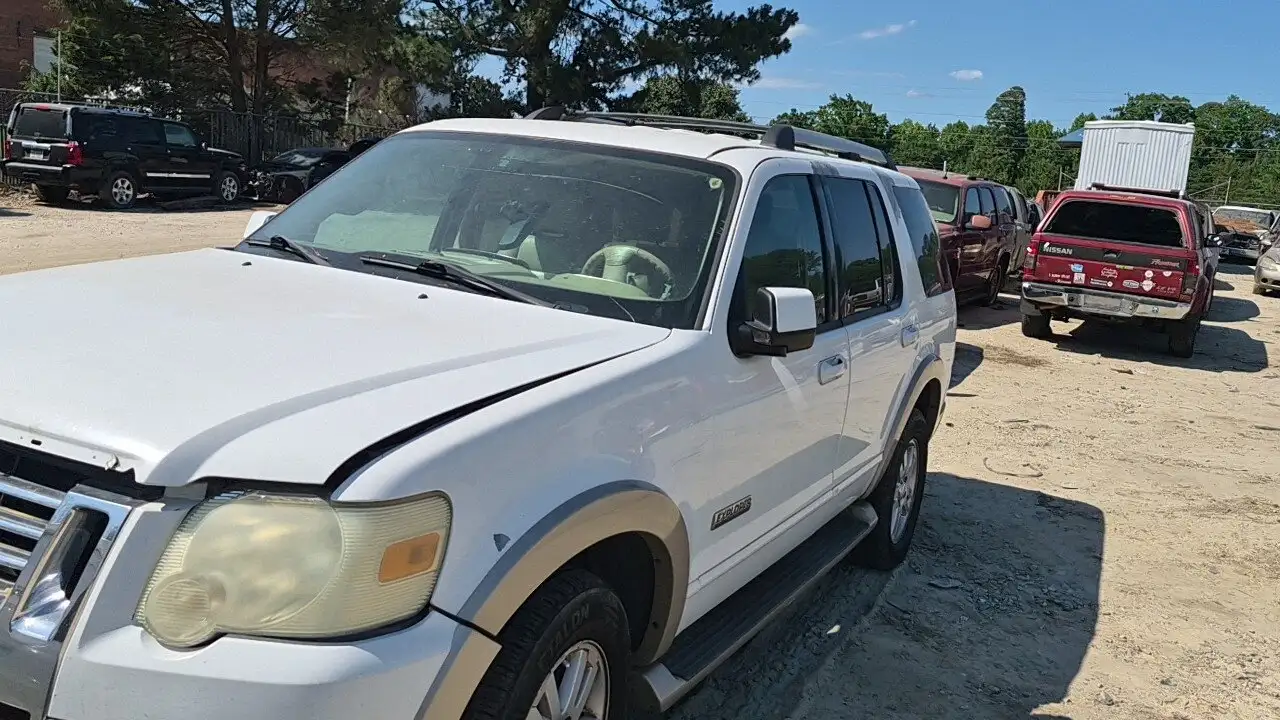 Photo of 2006 Ford Explorer