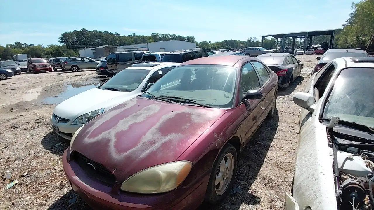 Photo of 2005 Ford Taurus