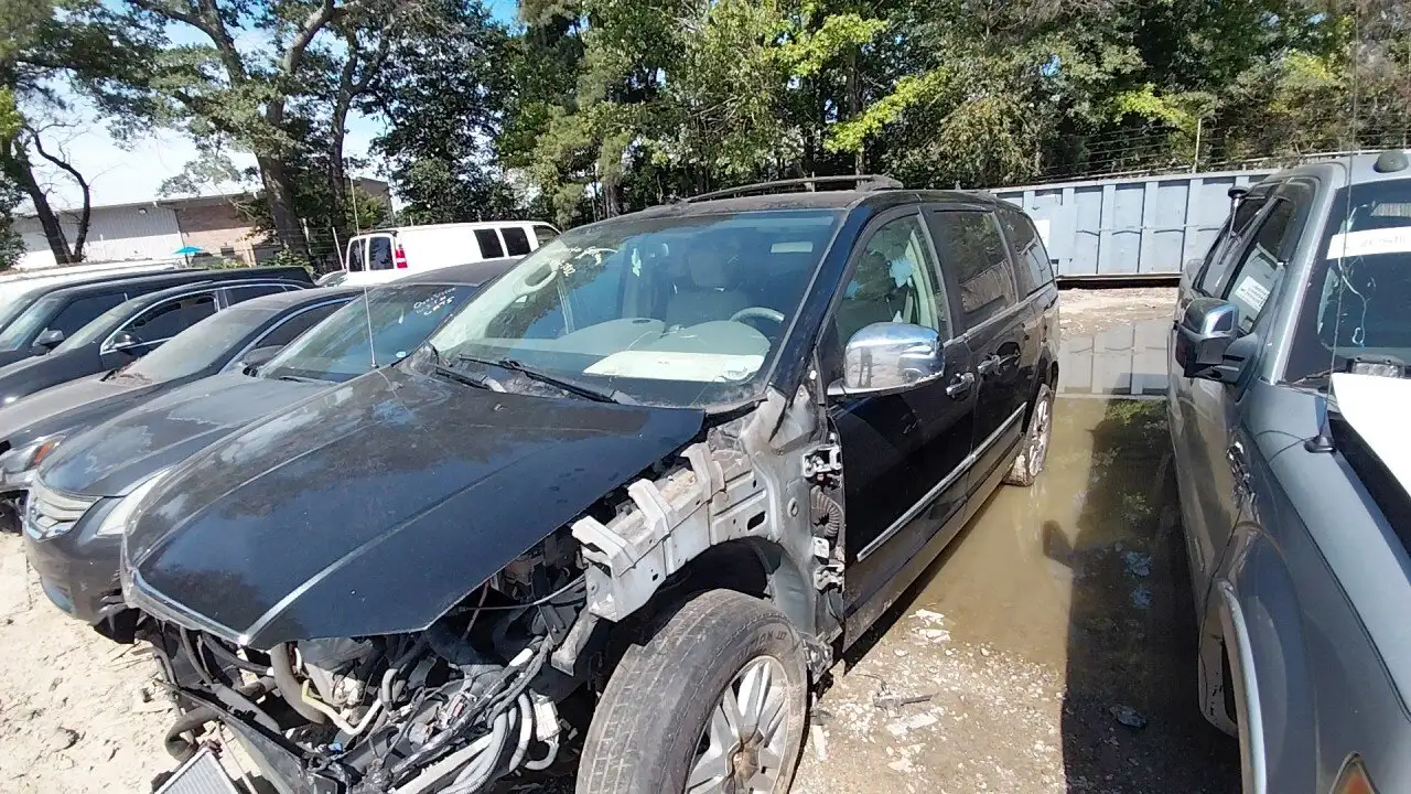 Photo of 2008 Chrysler Town & Country