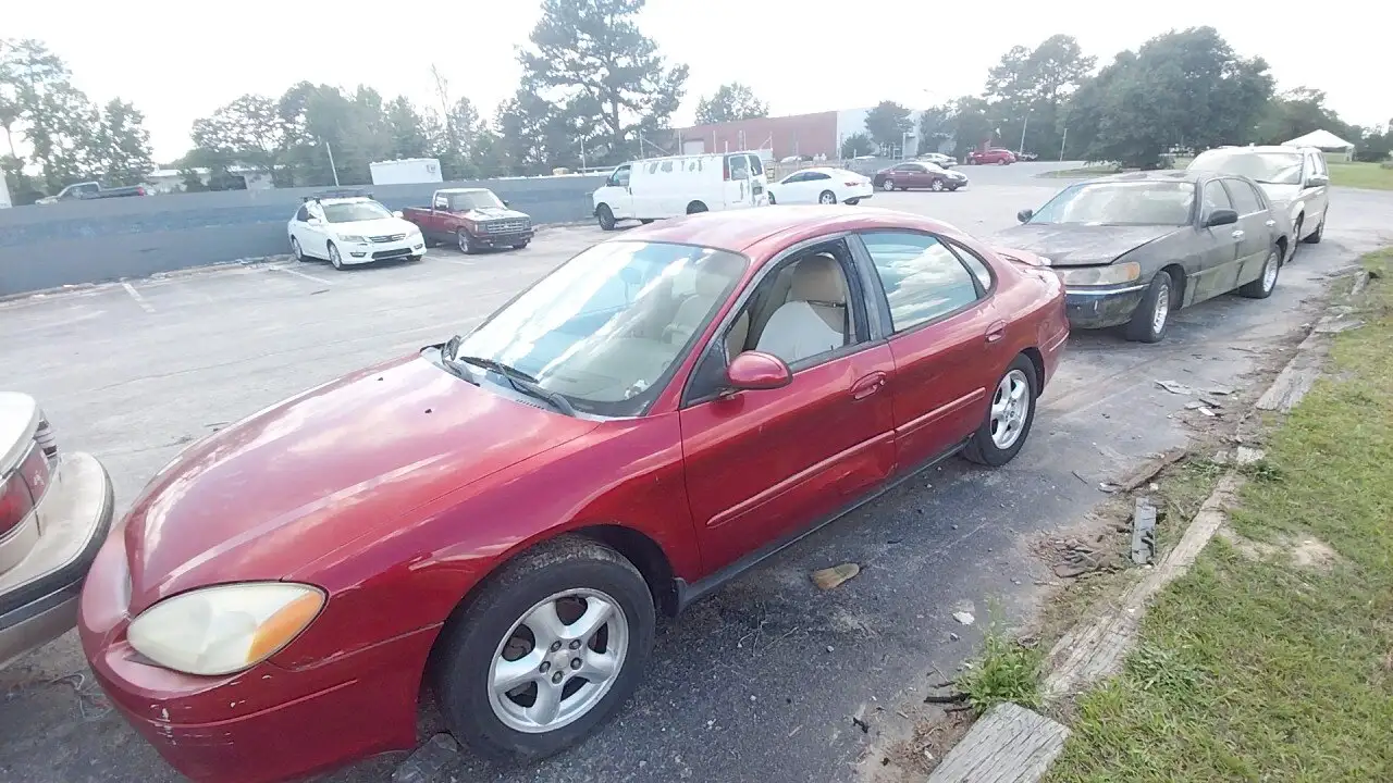 Photo of 2001 Ford Taurus
